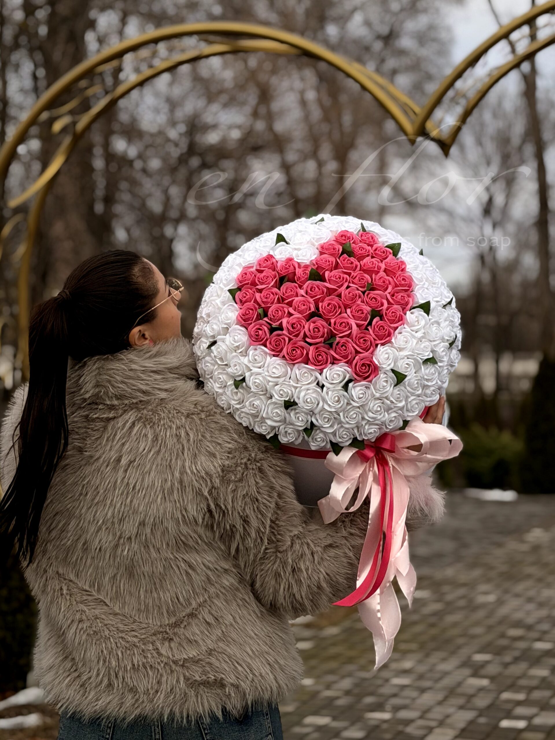 IMG_20260430_225021_121-01 Композиція на 151 мильну троянду - Зображення 1